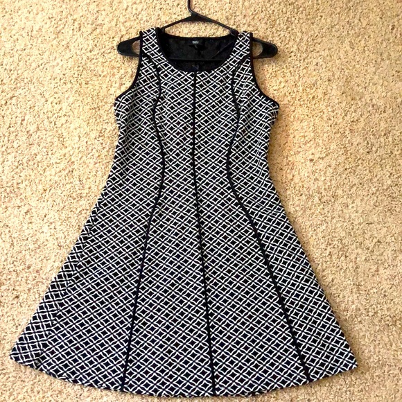 Mossimo Supply Co. Dresses & Skirts - Black and White Sexy Sleeveless Knit MIDI Dress